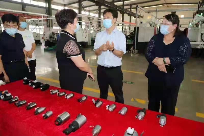 看操白虎逼www安阳市市长高永一行莅临我公司参观调研